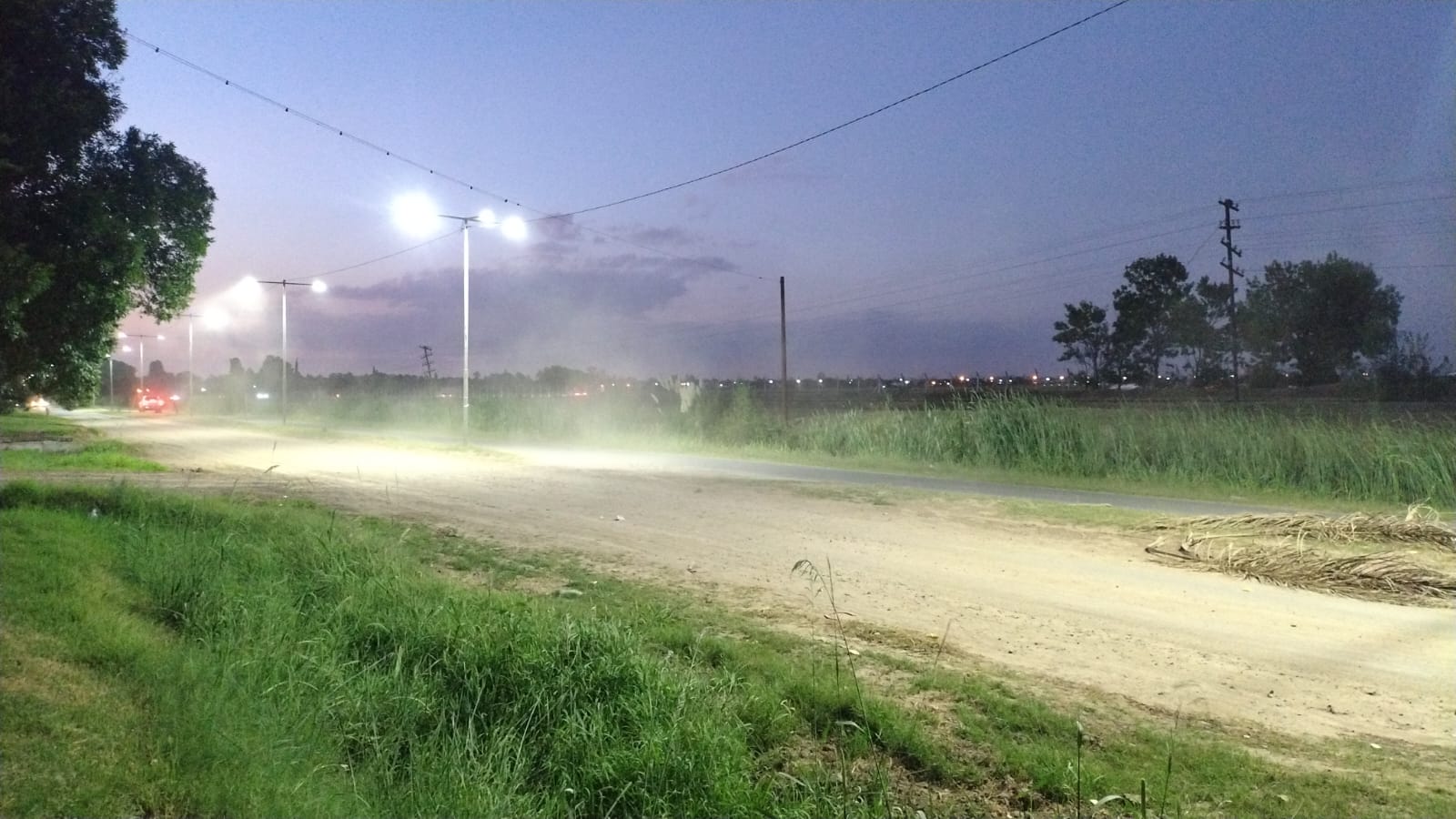 "Parece el Lejano Oeste": un arreglo del pavimento quedó inconcluso en Funes y los vecinos viven una pesadilla